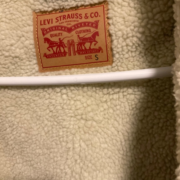 Levis Original Exboyfriend Trucker Sherpa Denim Jacket - Picture 3 of 3